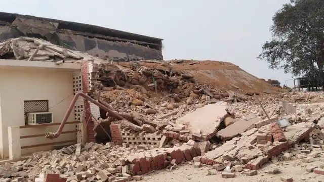 n70565862317742717863928aa7f6ad5bc22d82f58b3c065e4323a83021fbf752e1d21dc758b1f50d1dc874