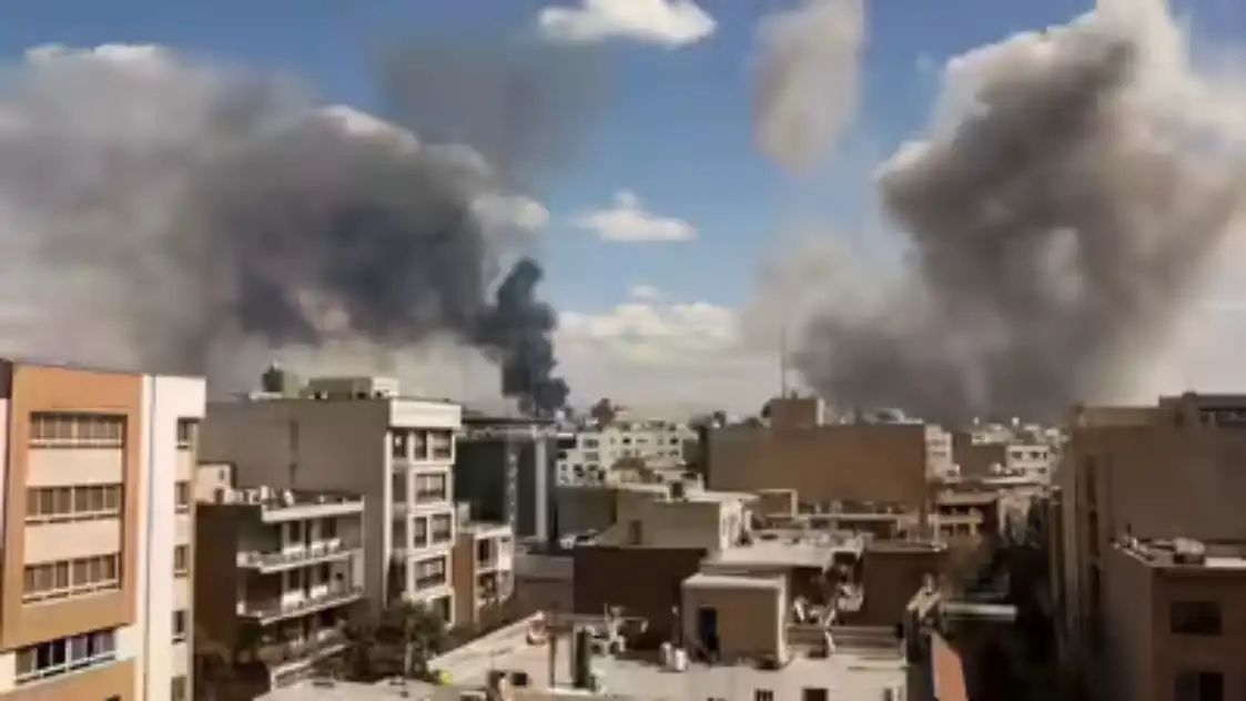 n70627343817746769086695964304a658cd2c8a1952436fdcc72c5f5d5e90fef8947742612333992453273